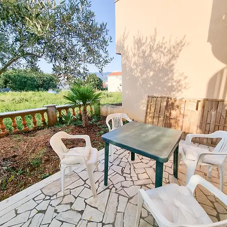 公寓 Nevenka Čižići